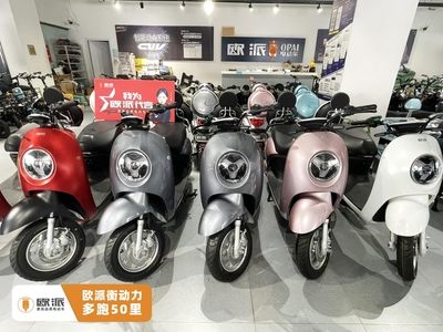 電動(dòng)車排名或?qū)⑾磁?消費(fèi)者換屆,為拉攏年輕人企業(yè)打出哪些牌?