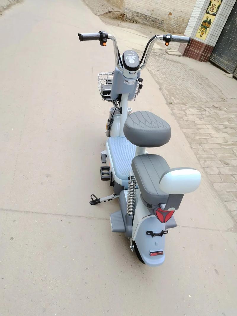 雅迪冠能高端電動車,石墨烯電池質(zhì)保兩年換新,發(fā)走衡水,謝謝美